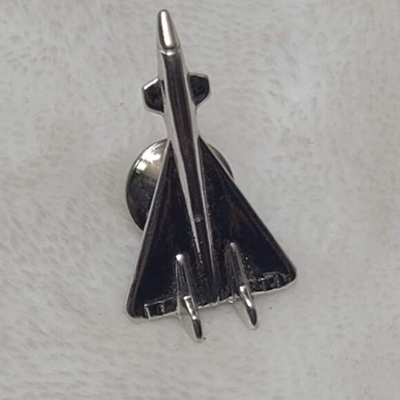 NASA XB-70 Valkyrie Bomber Airplane Lapel Pin USAF Aviation Collectible ADSCO - Picture 2 of 7
